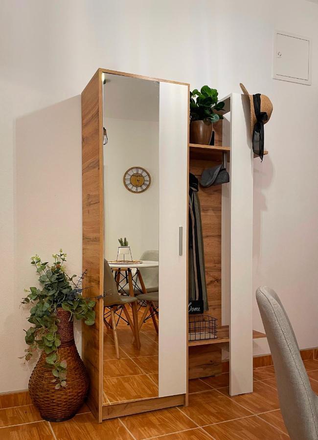 Studio Central Square Gospić Extérieur photo