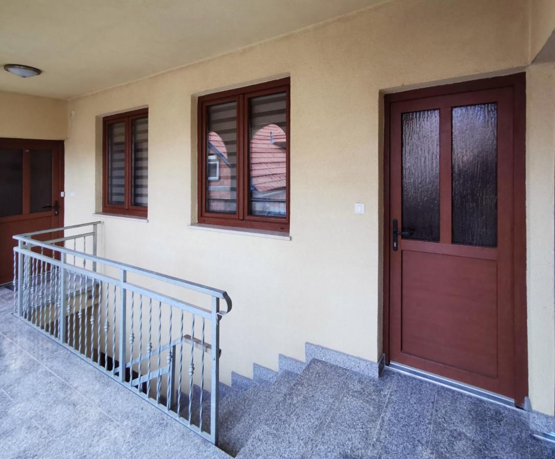 Studio Central Square Gospić Extérieur photo