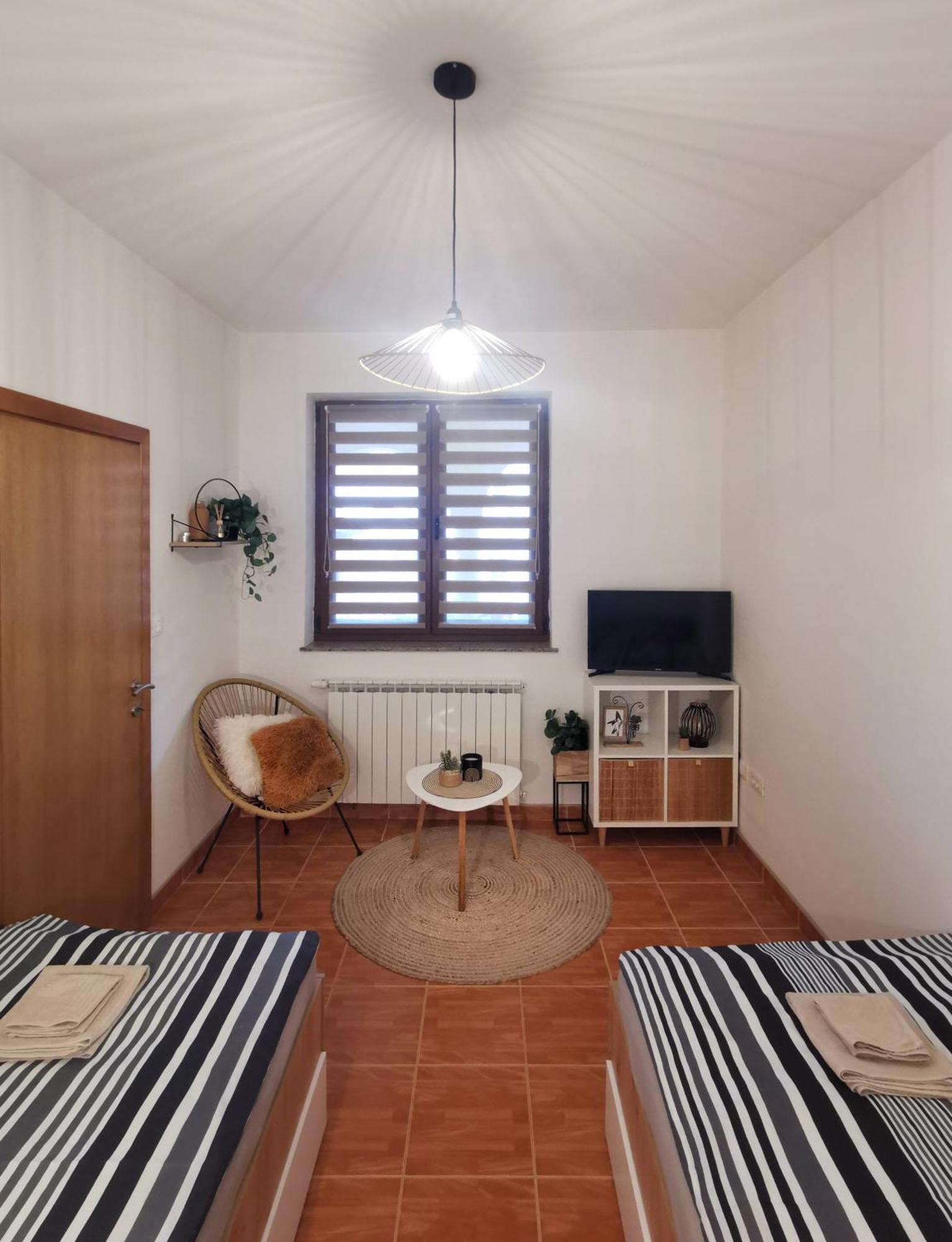 Studio Central Square Gospić Extérieur photo